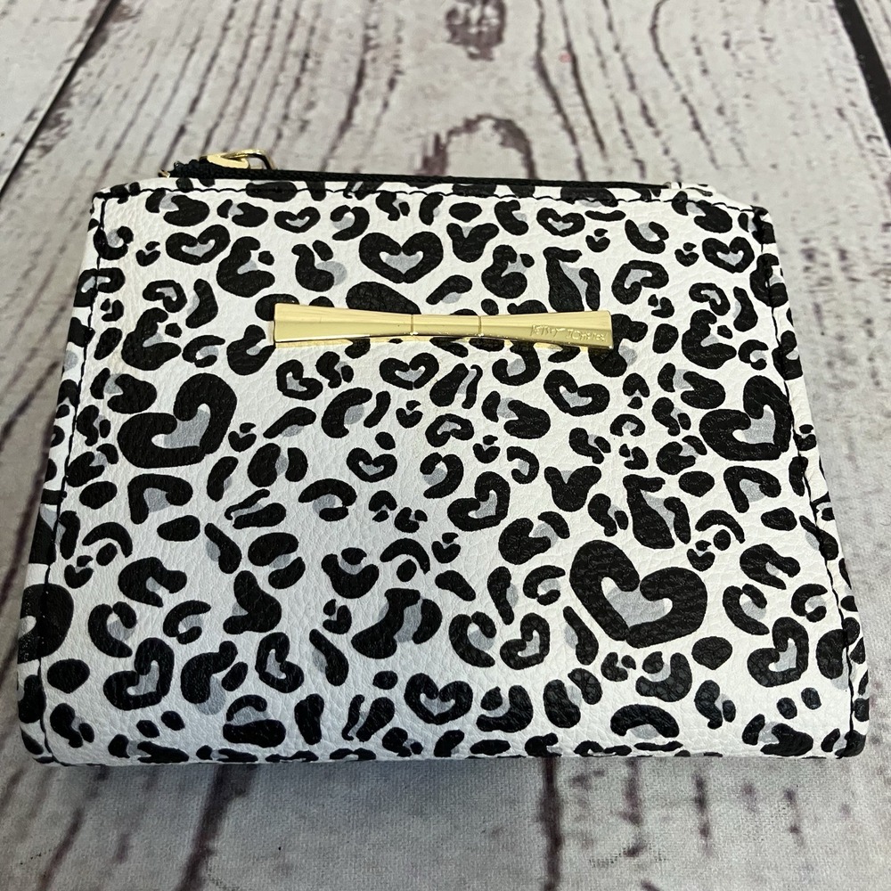Betsey Johnson Wallet Card Case Small Animal Heart‎ Print Multicolor Fold Over